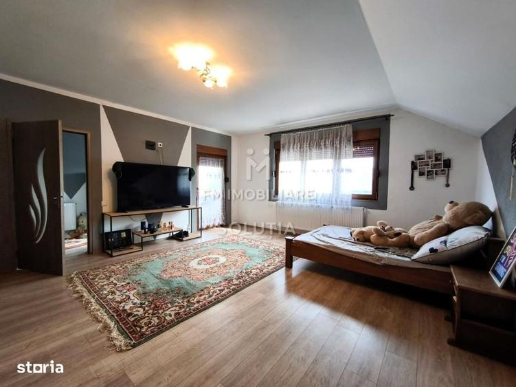 Casă cu 4 camere în Săsar