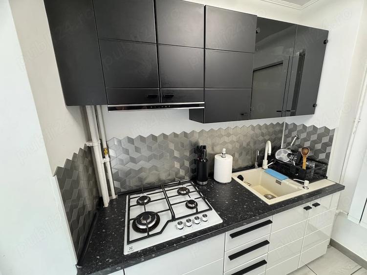 Apartament cu 3 camere decomandat în Central