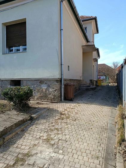Casă cu 4 camere cu Teren 900 Mp în Calea Poplăcii