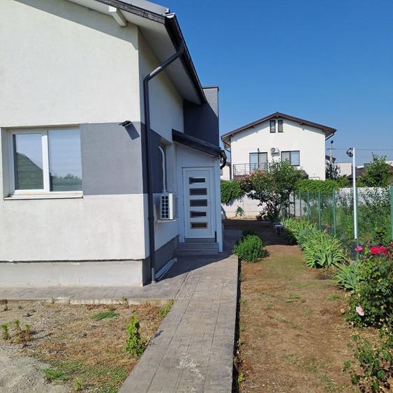 Casă cu 3 camere cu Teren 420 Mp în Berceni