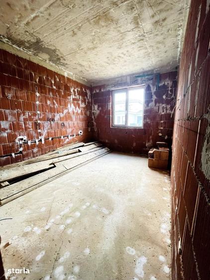 Casă cu 3 camere cu Teren 300 Mp în Sânmartin