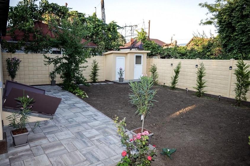 Casă cu 4 camere decomandat în Central