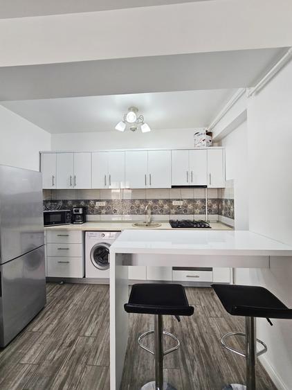 Apartament cu 2 camere decomandat, mobilat în Est