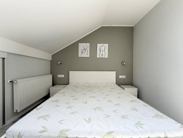 Apartament cu 3 camere decomandat, mobilat în Dumbrăvița