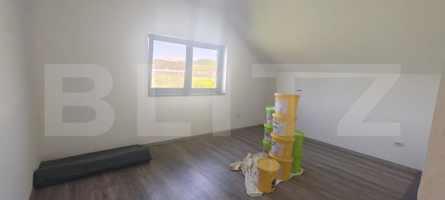 Casă cu 5 camere cu Teren 1000 Mp în Unirea