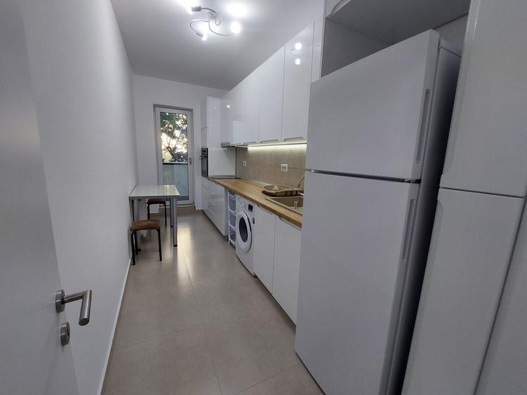 Apartament cu 2 camere decomandat în Militari