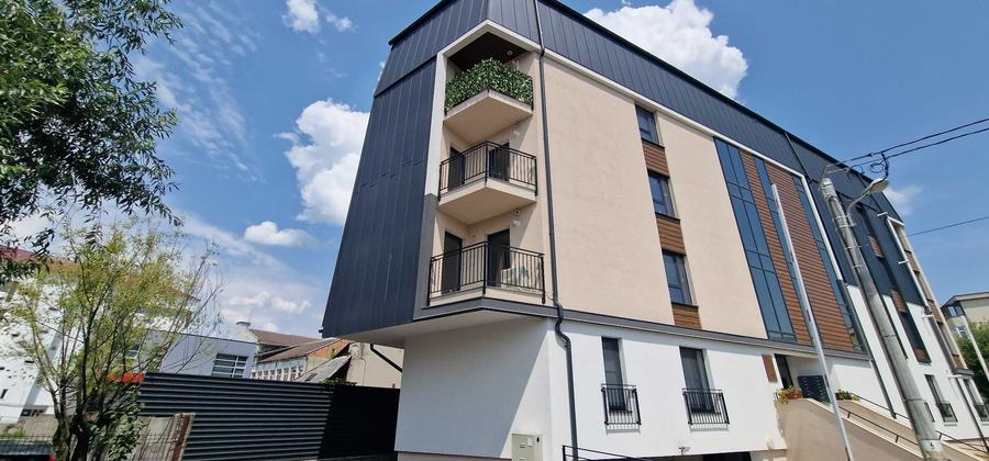 Apartament cu 3 camere decomandat în Ultracentral
