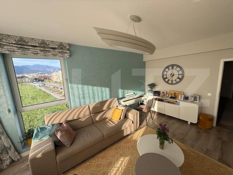 Apartament cu 3 camere decomandat, mobilat în Tractorul