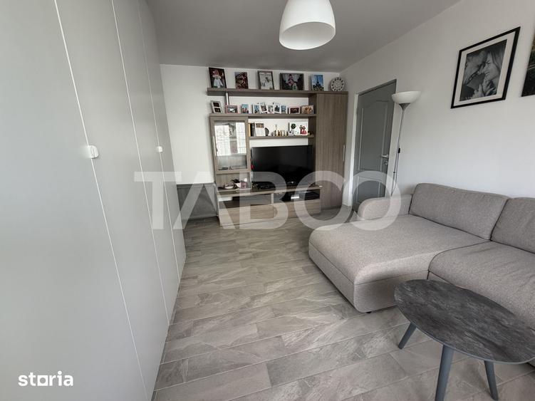 Apartament cu 2 camere semidecomandat, mobilat în Central