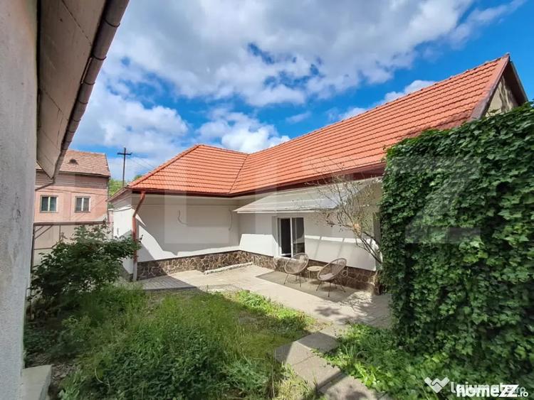 Casă cu 3 camere cu Teren 200 Mp în Central