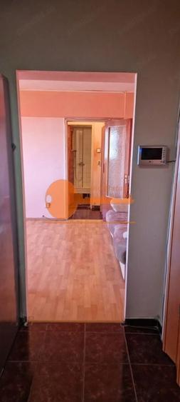 Apartament cu 2 camere semidecomandat în Crângași