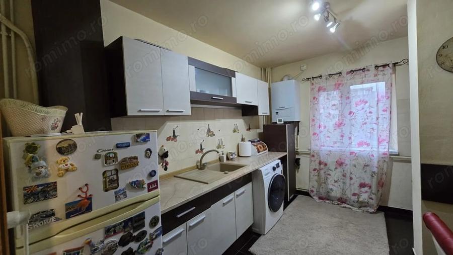 Apartament cu 3 camere decomandat în Alfa