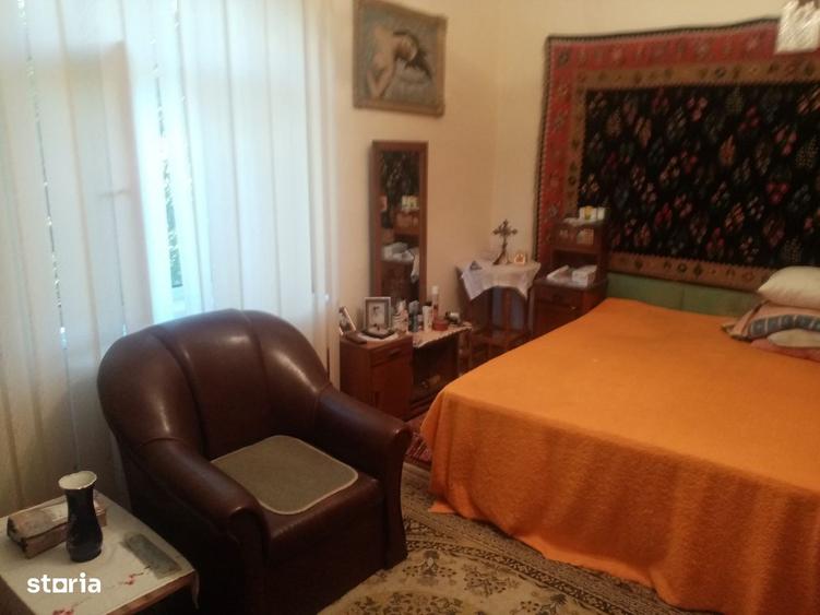 Casă cu 4 camere cu Canalizare în Pucioasa