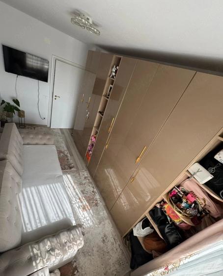 Apartament cu 3 camere nedecomandat în Lotus