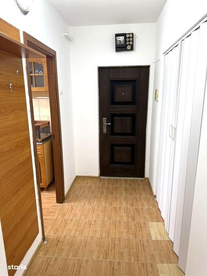Apartament cu 3 camere decomandat, mobilat în Mircea cel Bătrân