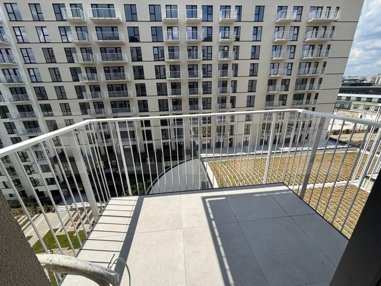 Apartament cu 2 camere decomandat în Baza 3