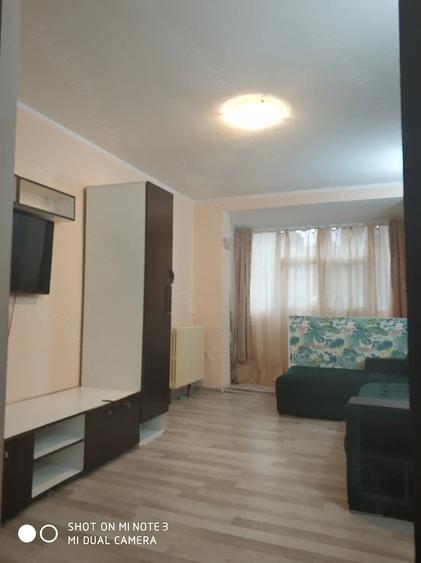 Apartament cu 3 camere decomandat în Progresul