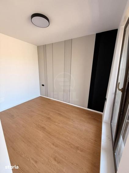 Casă cu 6 camere cu Teren 252 Mp în Florești