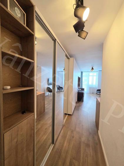 Apartament cu 3 camere semidecomandat în Iris