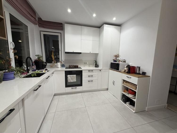 Casă cu 4 camere cu Teren 300 Mp în Central