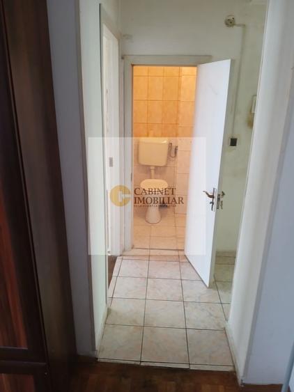 Apartament cu 3 camere semidecomandat în Kogălniceanu