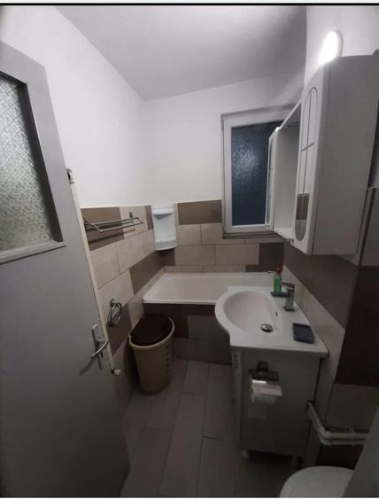 Apartament cu 3 camere decomandat în Tudor