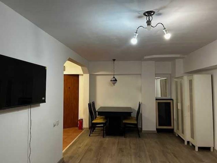 Apartament cu 3 camere decomandat în Unirii
