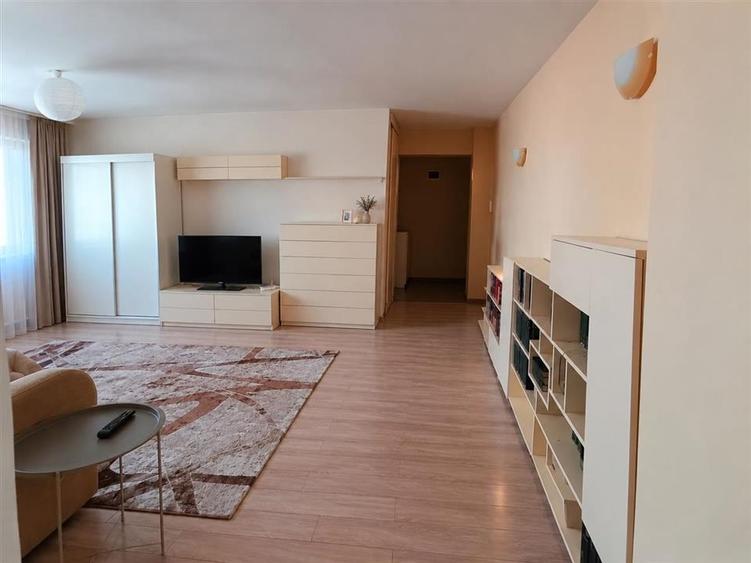 Apartament cu 2 camere semidecomandat, mobilat în Turnișor