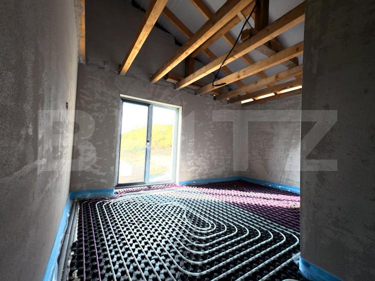 Duplex cu 4 camere cu Canalizare în Corunca