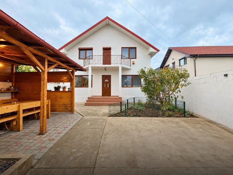 Casă cu 5 camere cu Canalizare în Valu lui Traian