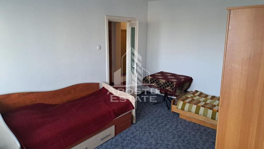 Apartament cu 3 camere decomandat, mobilat în Șagului