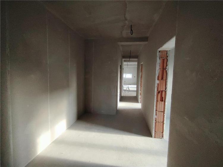 Duplex cu 4 camere cu Canalizare în Moșnița Nouă