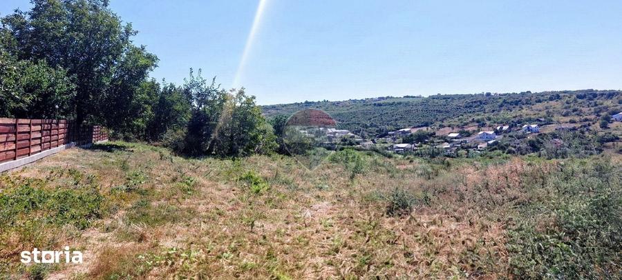Teren de 915 mp, în Bârnova