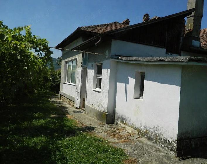 Casă cu 3 camere cu Teren 2071 Mp în Jiblea Veche