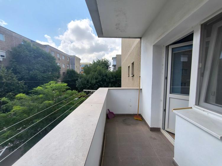 Apartament cu 2 camere decomandat în Confecții
