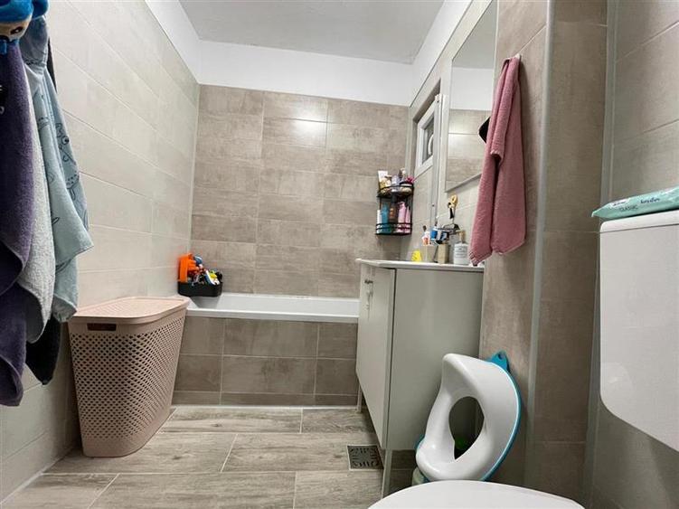 Apartament cu 2 camere decomandat, mobilat în Central