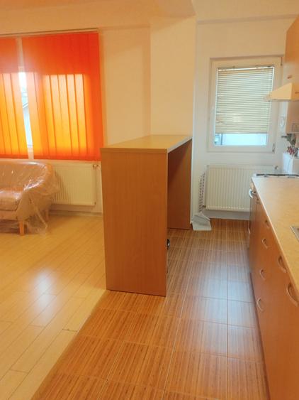 Apartament cu 2 camere semidecomandat, mobilat în Militari