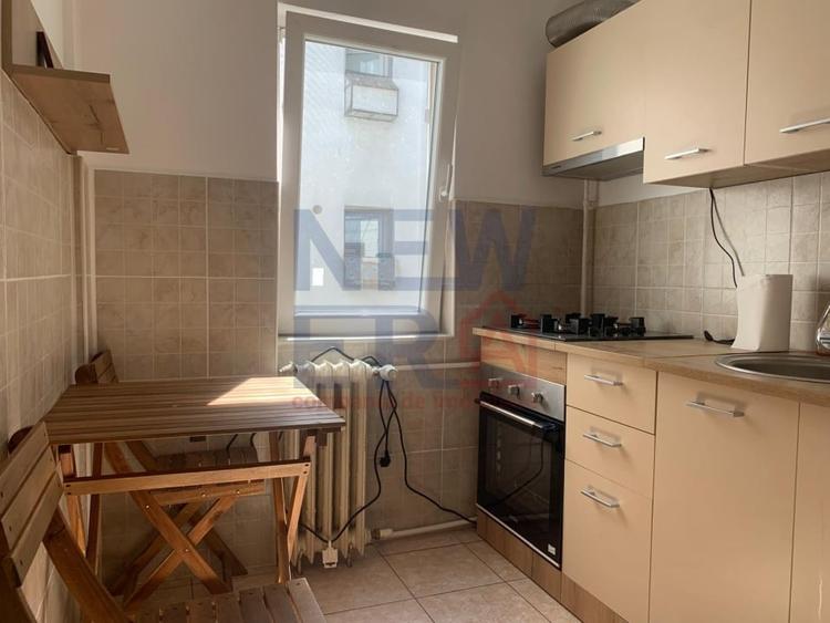 Apartament cu 2 camere semidecomandat, mobilat în Berceni