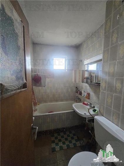 Apartament cu 3 camere decomandat în Drumul Taberei