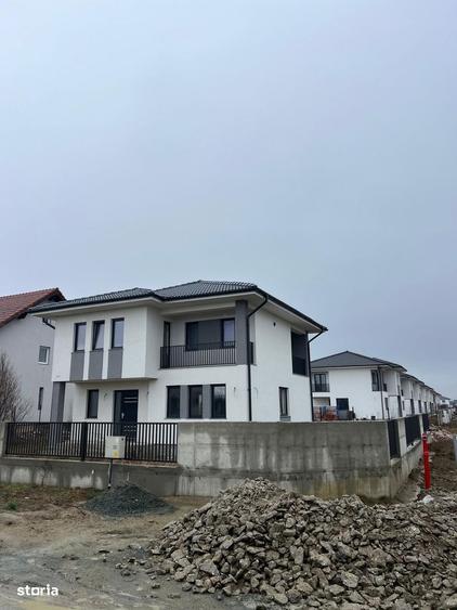 Casă cu 3 camere decomandat cu Teren 450 Mp în Lucian Blaga