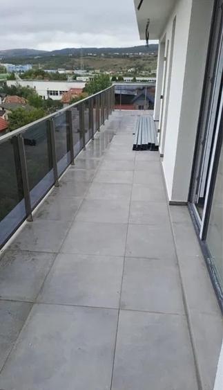 Apartament cu 2 camere decomandat, mobilat în Bulgaria