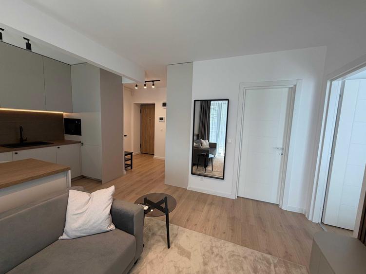 Apartament cu 2 camere semidecomandat în Theodor Pallady