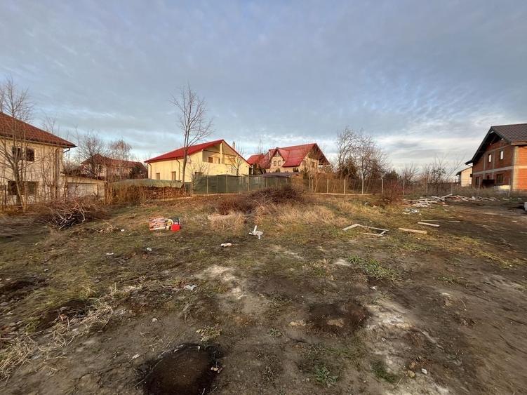 Teren de 723 mp, în Moimești