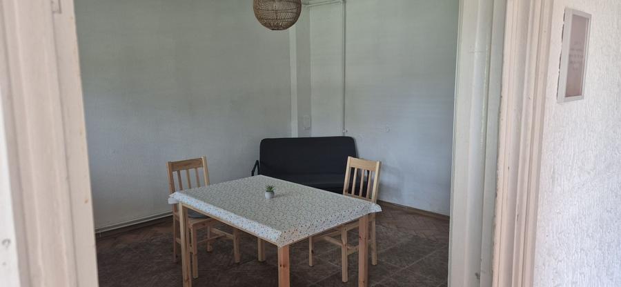 Apartament cu 3 camere decomandat în Câmpina