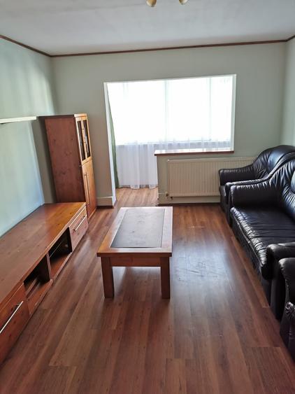 Apartament cu 3 camere decomandat în Turnișor