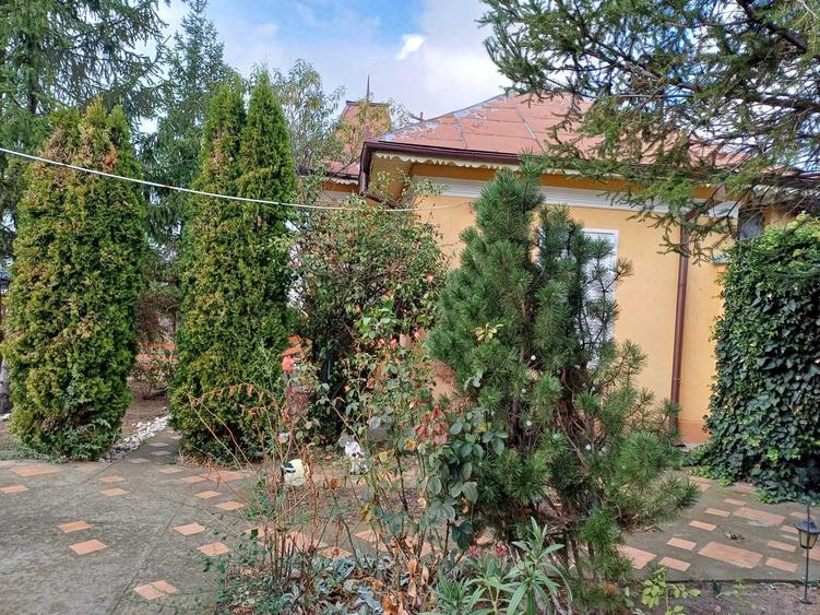 Casă cu 3 camere cu Teren 750 Mp în Central