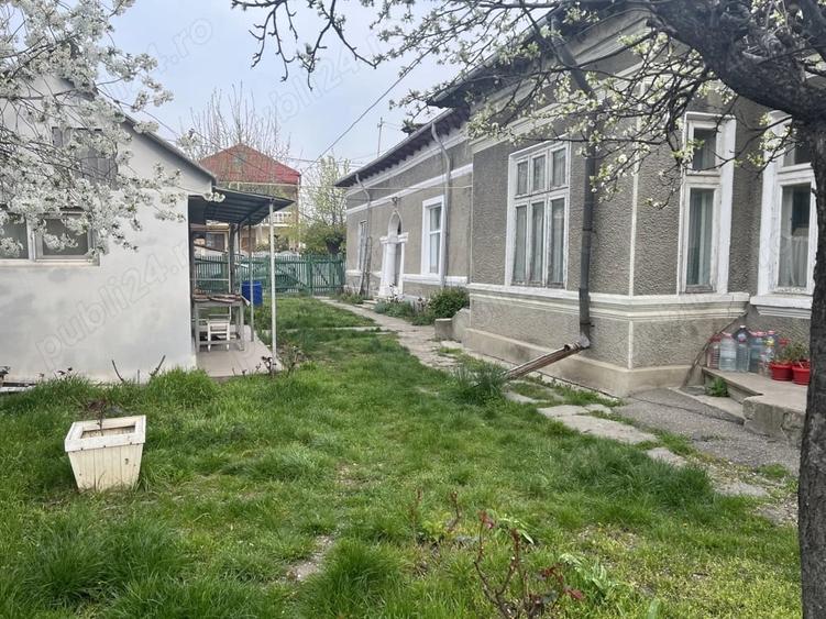 Casă cu 6 camere cu Teren 637 Mp în Central