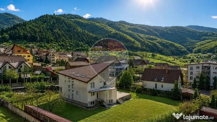 Casă cu 7 camere cu Teren 1322 Mp în Bunloc