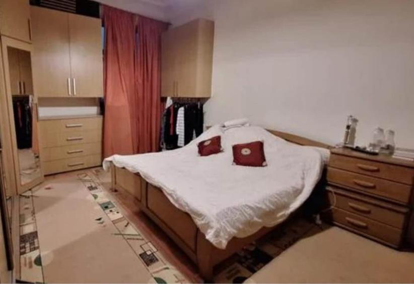 Apartament cu 4 camere în P-ța Romană