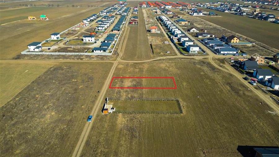 Teren Construcții intravilan de 700 mp, în Exterior Est